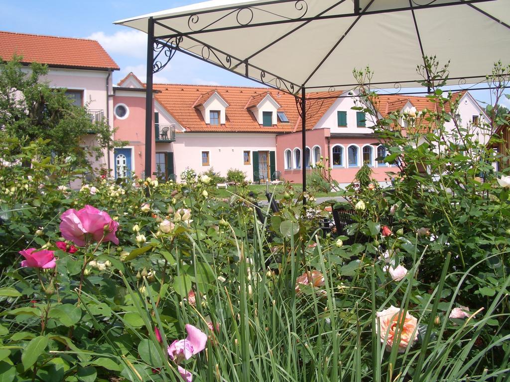 Hotel Garni Landhaus Florian Bad Blumau Exterior photo